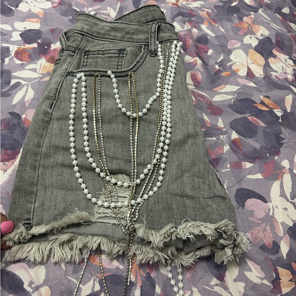 Grey denim stretchy pearl and chains shorts - Picture 4 of 6
